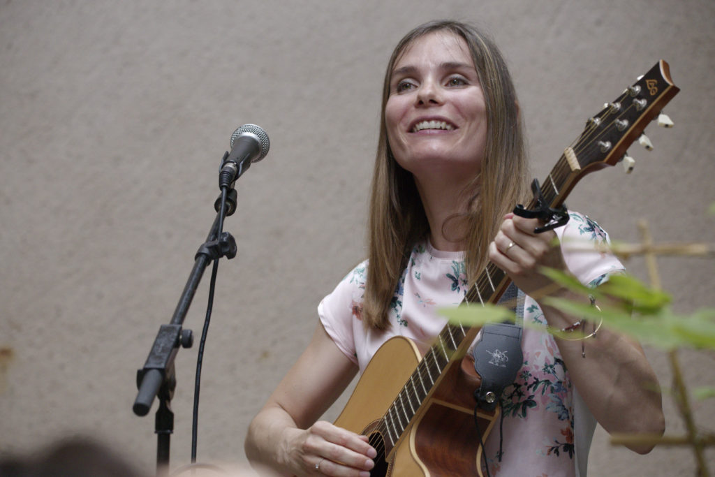 Pascale Olivier s'est produite en concert au Musée Agathois le 19 uillet 2017