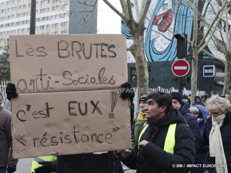 Manif pour la défense des retraites 03