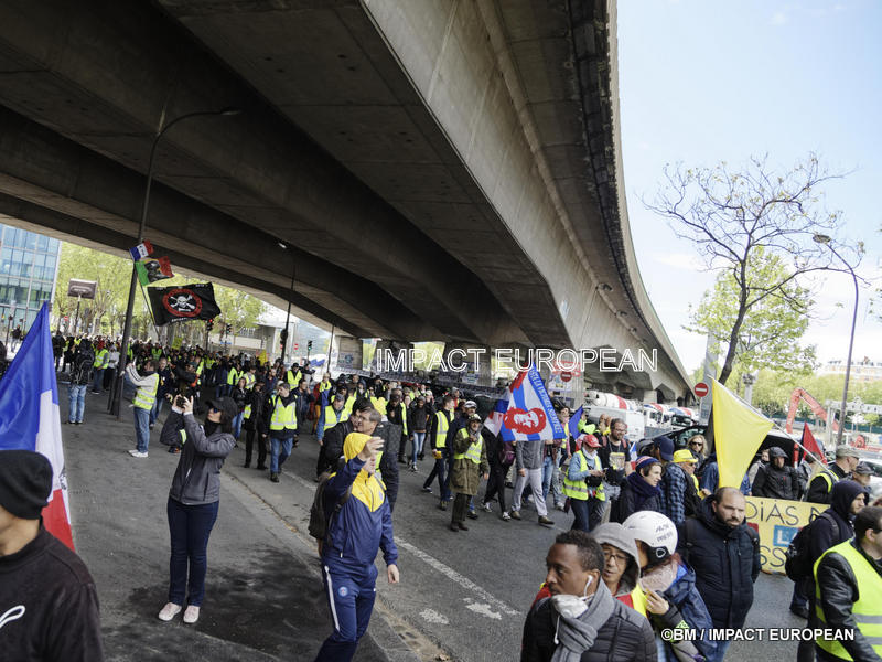 Pour un traitement médiatique impartial 05