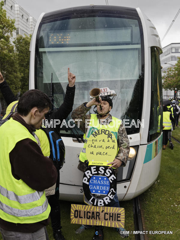 Pour un traitement médiatique impartial 21