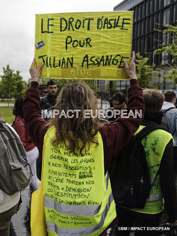 Pour un traitement médiatique impartial 23