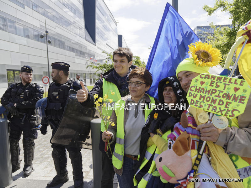 Pour un traitement médiatique impartial 29