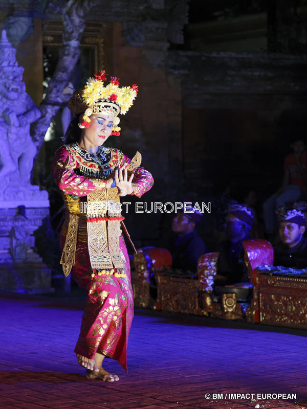 Legong & Barong danse 02-001