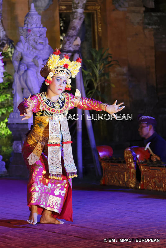 Legong & Barong danse 05-001