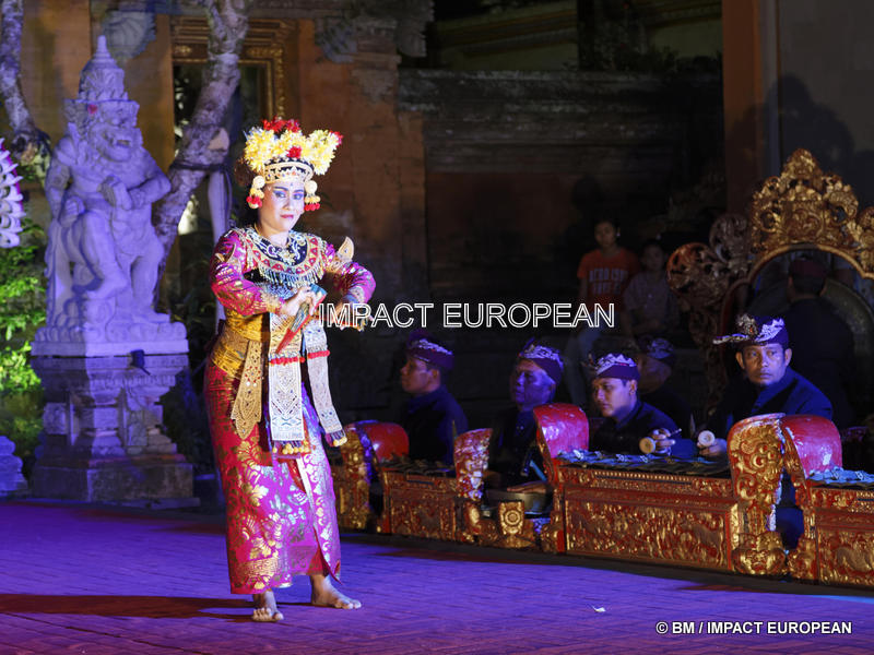 Legong & Barong danse 06-001