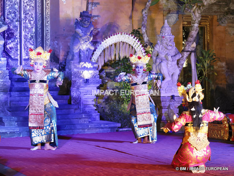 Legong & Barong danse 07-001