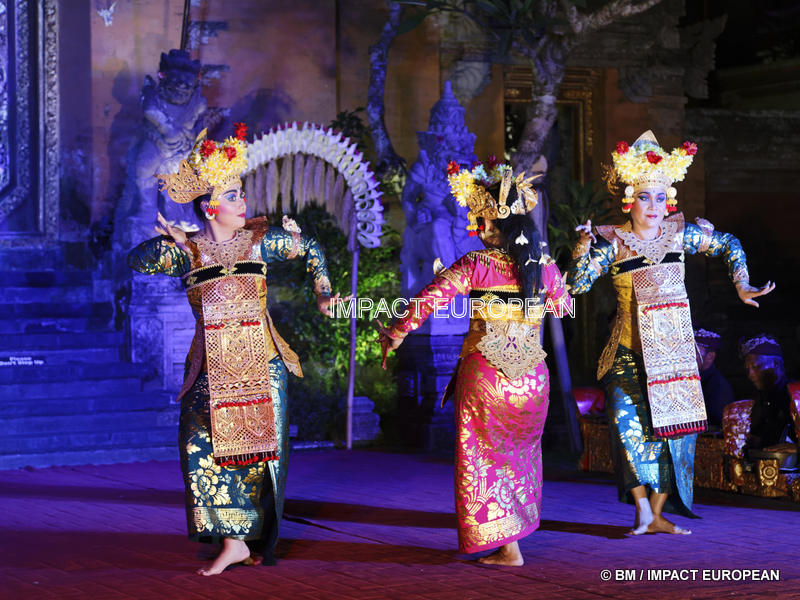 Legong & Barong danse 08-001