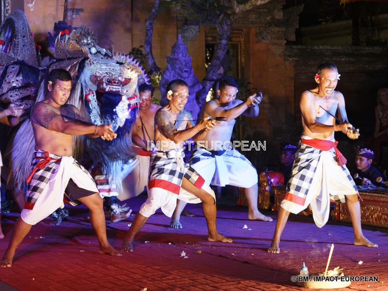 Legong & Barong danse 25-001