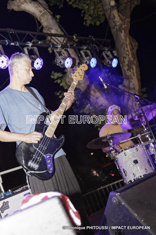 Le groupe Washing Blues en concert Place de la Marineà Agde le 14 juillet 2019