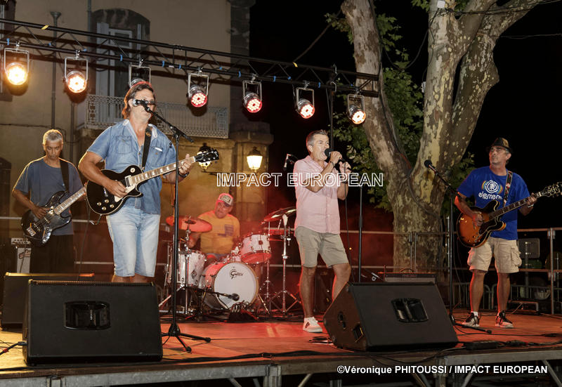 Le groupe Washing Blues en concert Place de la Marineà Agde le 14 juillet 2019