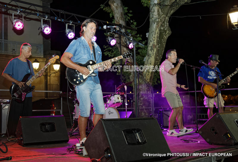 Le groupe Washing Blues en concert Place de la Marineà Agde le 14 juillet 2019