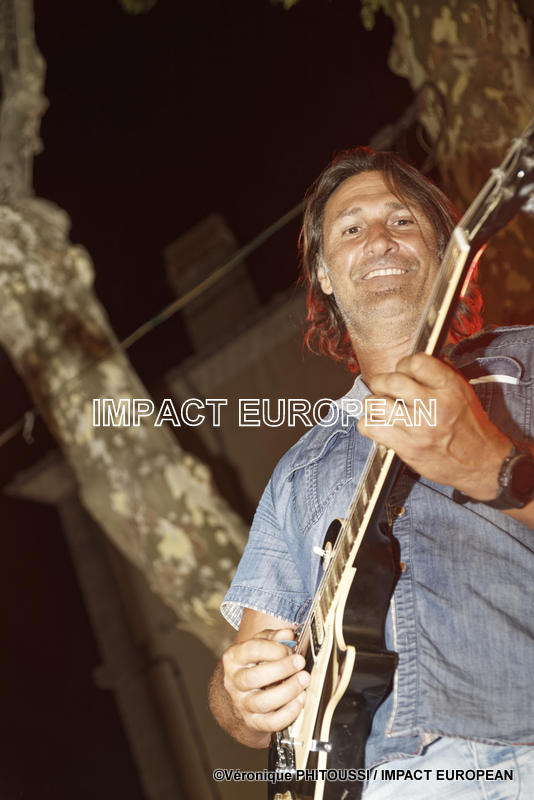 Le groupe Washing Blues en concert Place de la Marineà Agde le 14 juillet 2019