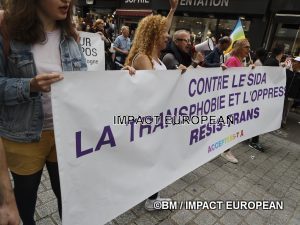 Marche-des-Fiertés-en-Banlieues-02-300x225