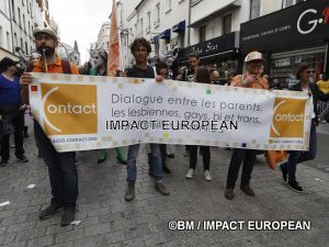 Marche-des-Fiertés-en-Banlieues-05-300x225