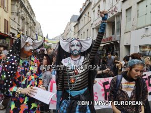Marche-des-Fiertés-en-Banlieues-14-300x225