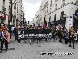 Marche-des-Fiertés-en-Banlieues-18-300x225