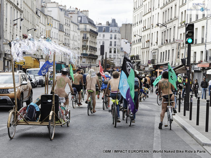 Manif Cyclo-nudiste 05
