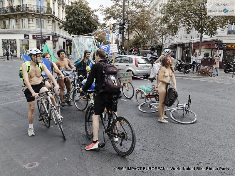 Manif Cyclo-nudiste 06