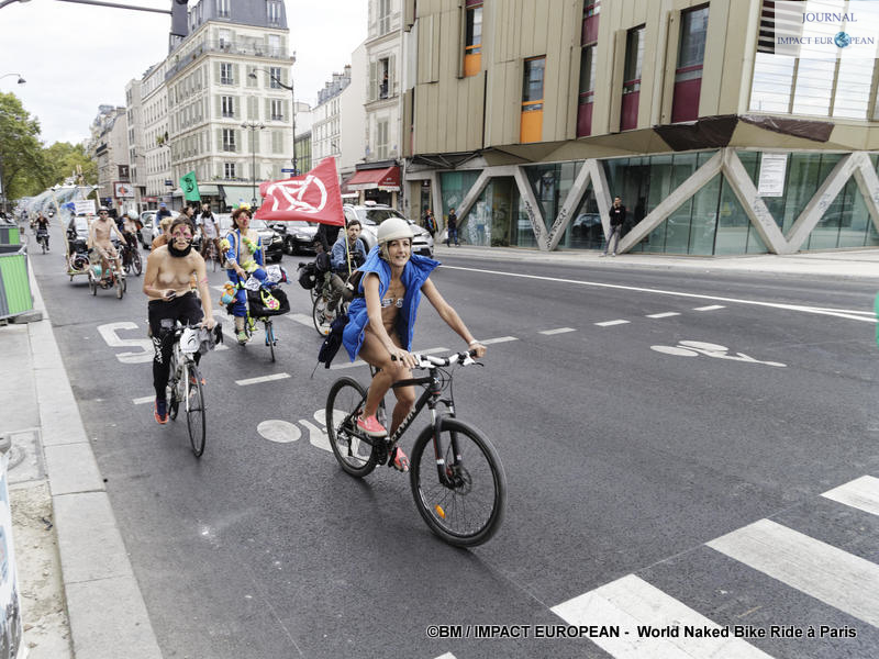 Manif Cyclo-nudiste 12