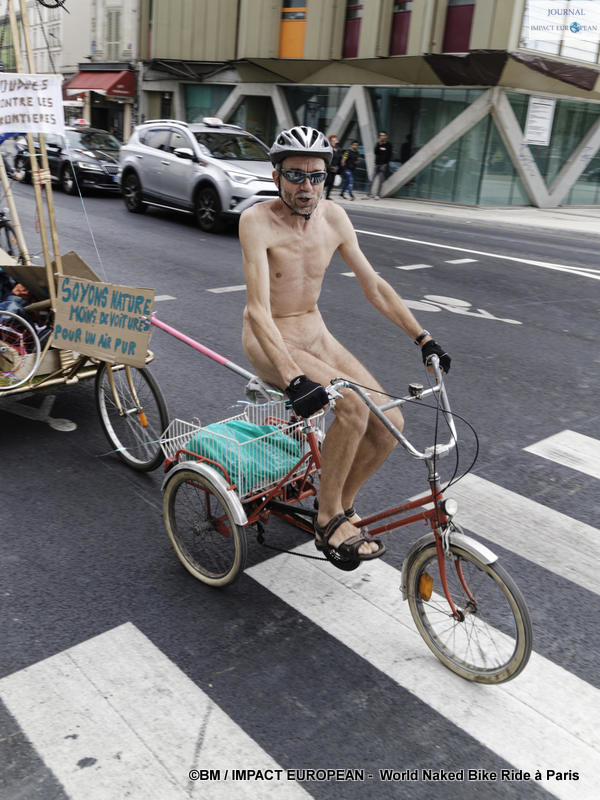 Manif Cyclo-nudiste 15