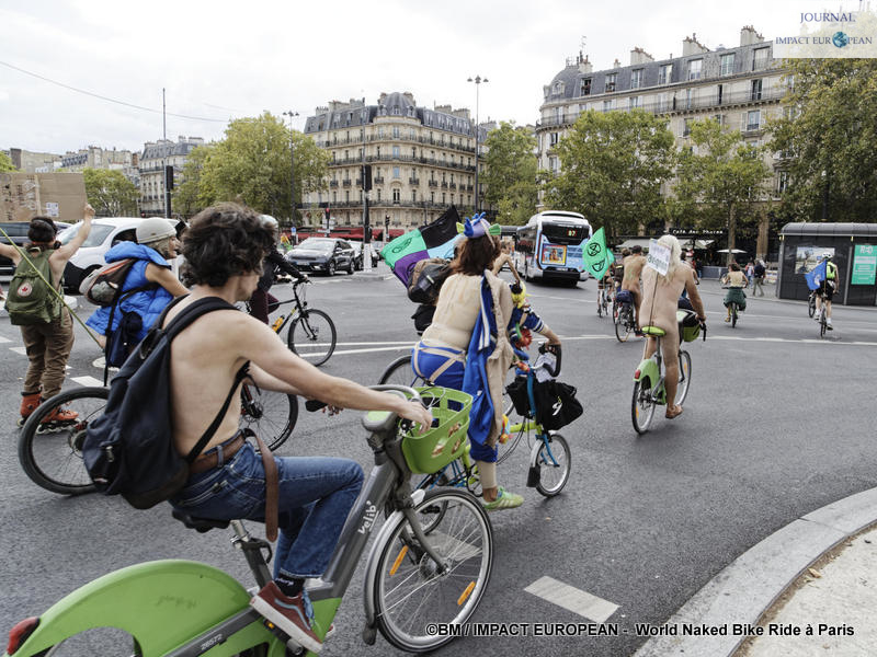 Manif Cyclo-nudiste 22