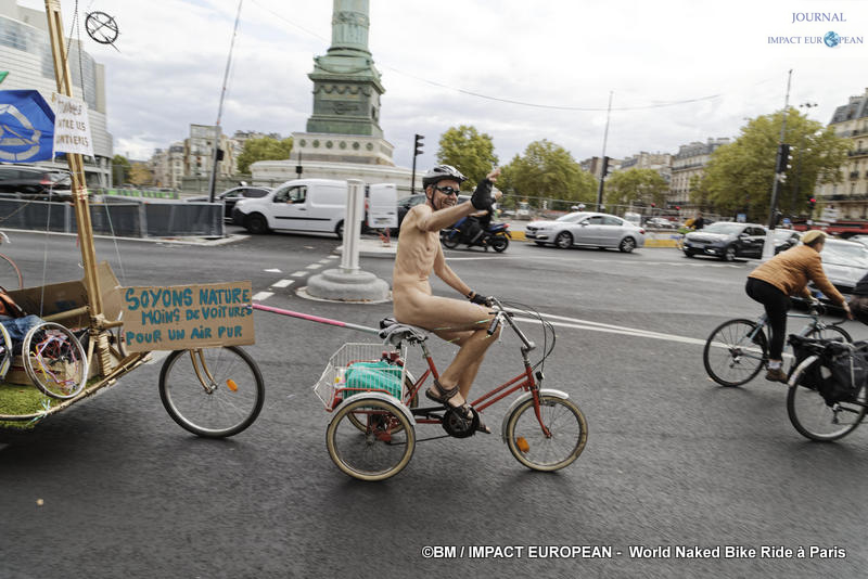 Manif Cyclo-nudiste 24