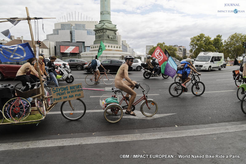 Manif Cyclo-nudiste 26