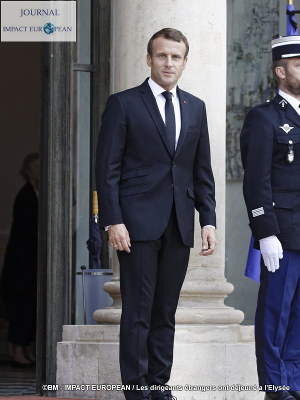 Macron reçoit Abdalla Hamdok 01