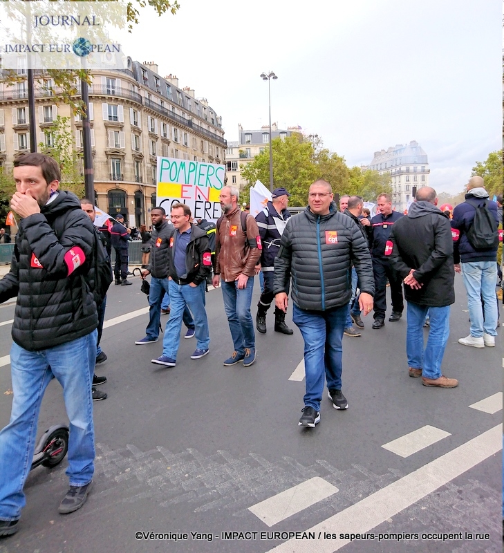 paris-les sapeurs-pompiers occupent la rue07