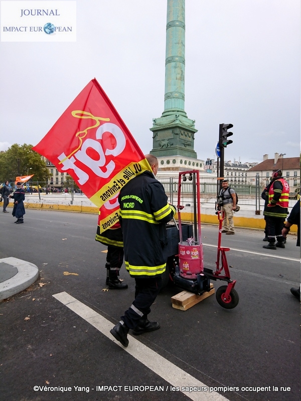 paris-les sapeurs-pompiers occupent la rue14