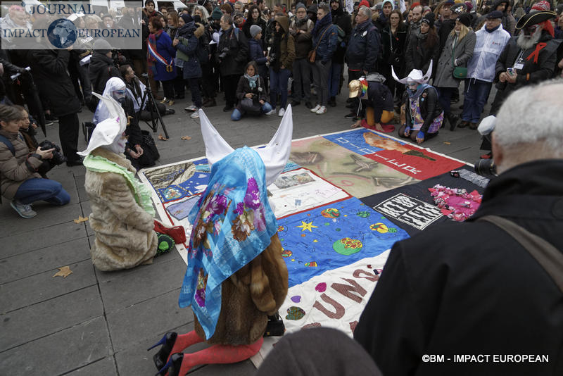 01-World AIDS Day 01