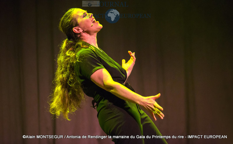 Antonia de Rendinger la marraine du Gala du Printemps du rire 11