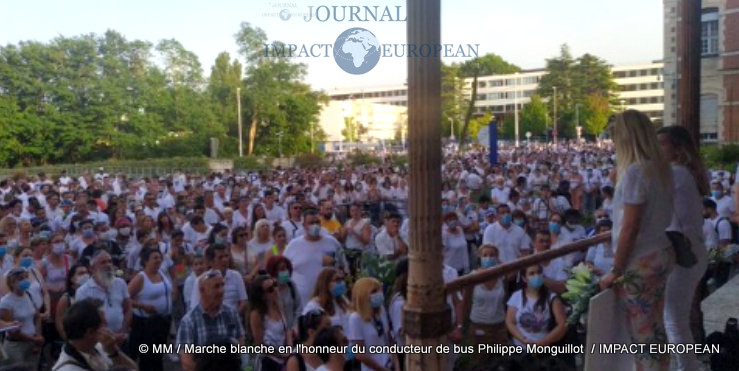 Marche blanche en l'honneur du conducteur de bus Philippe Monguillot