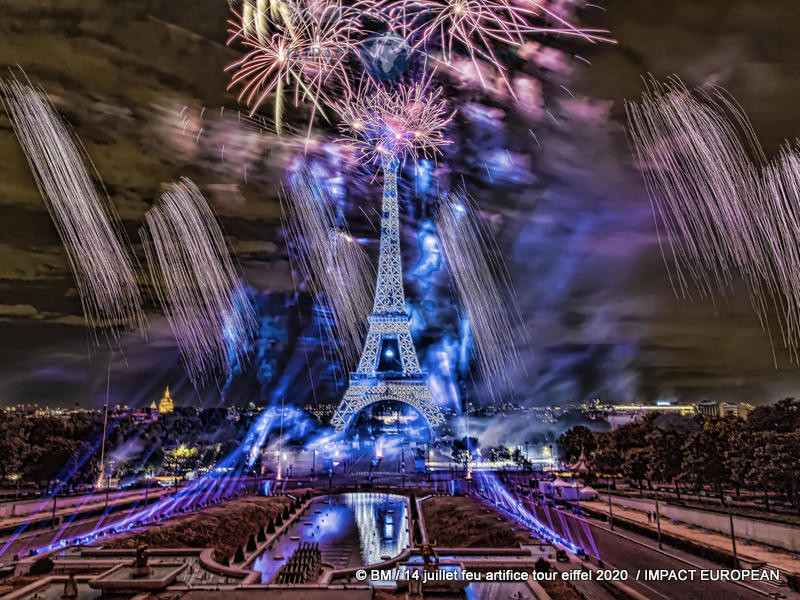 feu artifice tour eiffel 2020 07