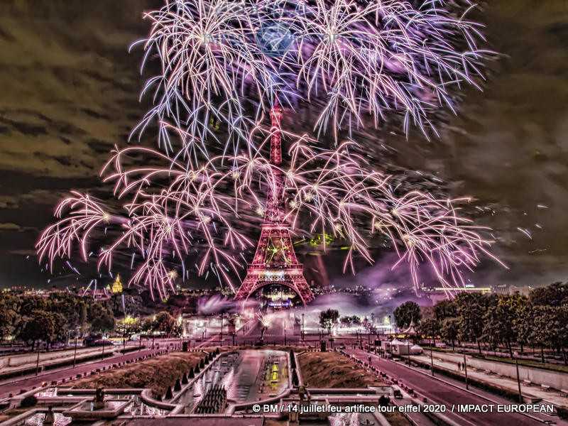 feu artifice tour eiffel 2020 10