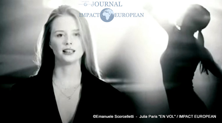 Julia Paris - En vol