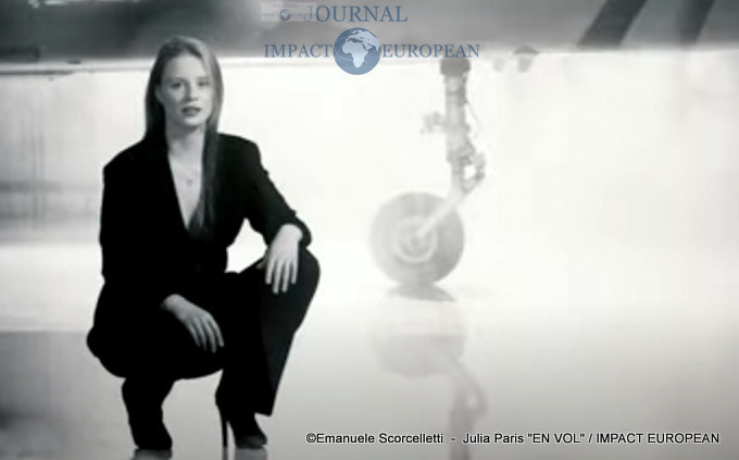 Julia Paris - En vol