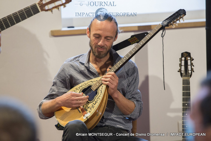 Divino Dromensa - Alexandre Zuanon