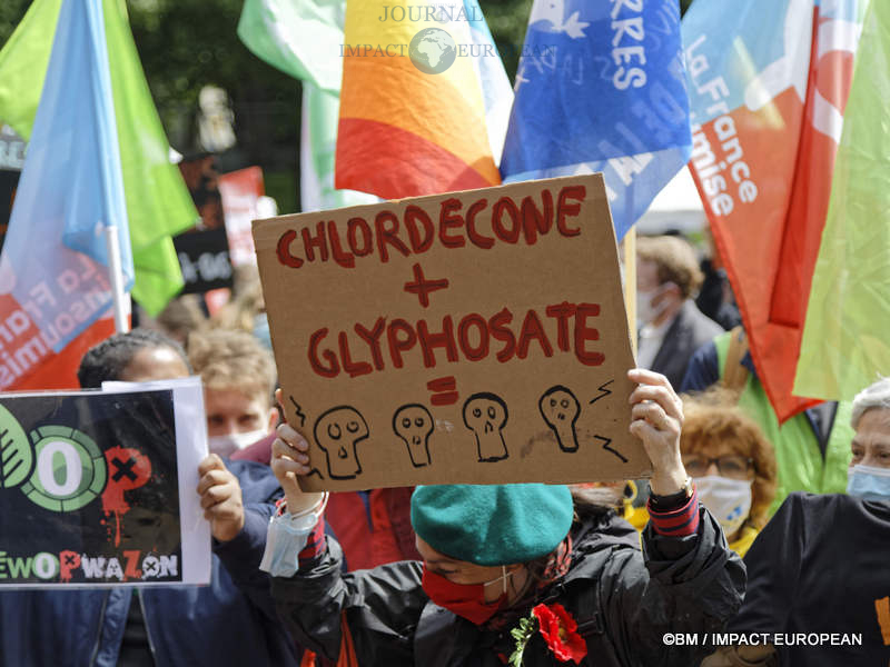 marche contre agrochimie 24