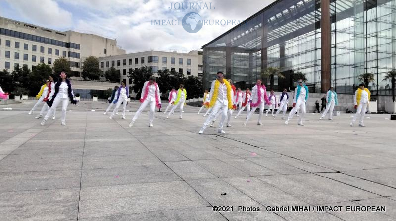 We Can Dance - LES AILES DU BONHEUR