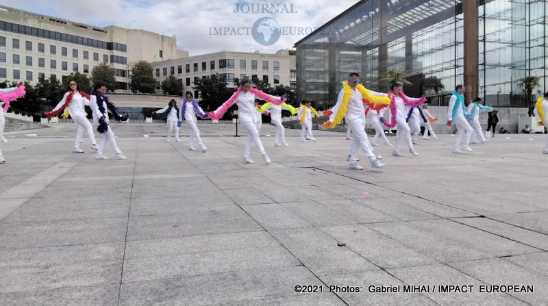 We Can Dance - LES AILES DU BONHEUR