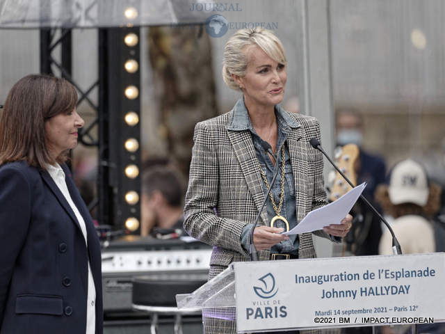 Esplanade Johnny-Hallyday 52