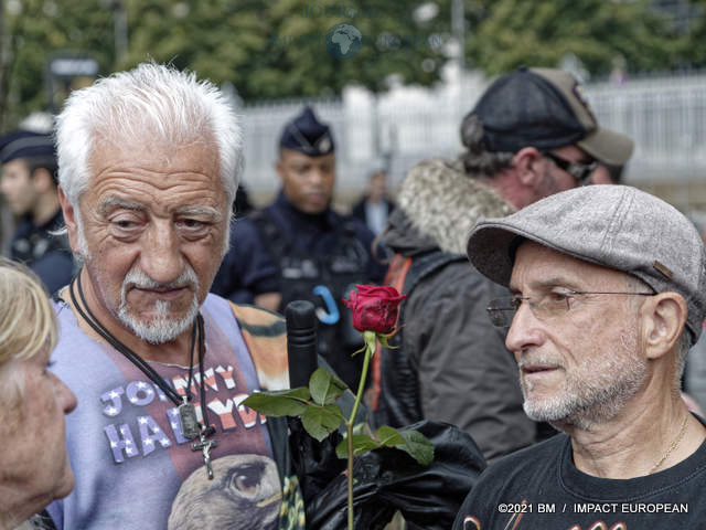 Esplanade Johnny-Hallyday 64