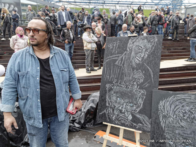 Esplanade Johnny-Hallyday 65