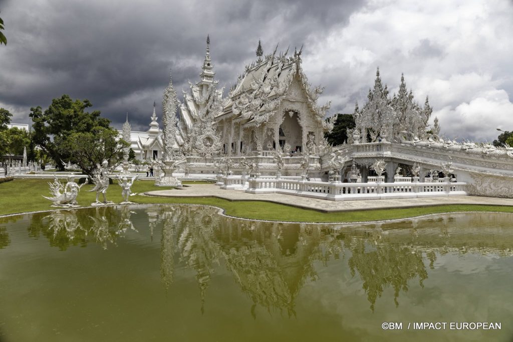 Wat Rong Khun 01