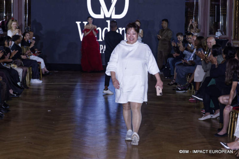 FASHION SHOW AEFW 220