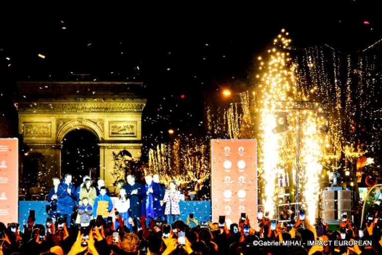 IMG_7366Champs-Élysées illuminati