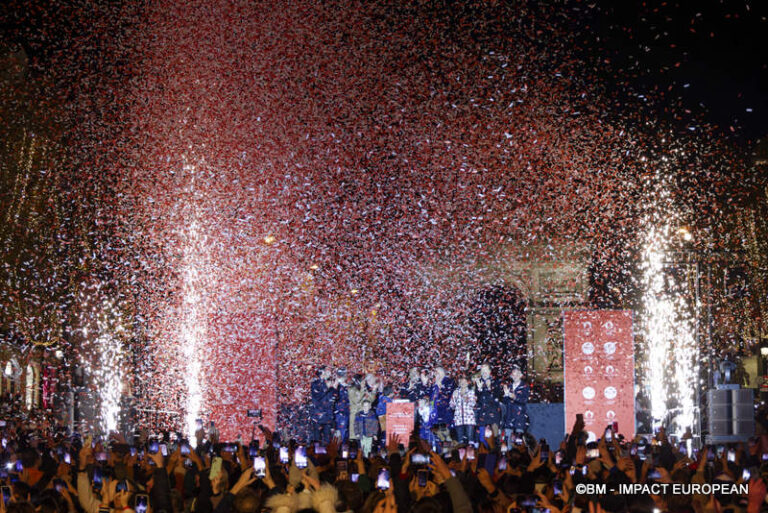 Illumination Champs-Elysées 09