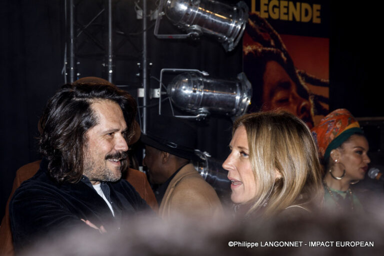 Agathe Lecaron, est une animatrice française de radio et de télévision