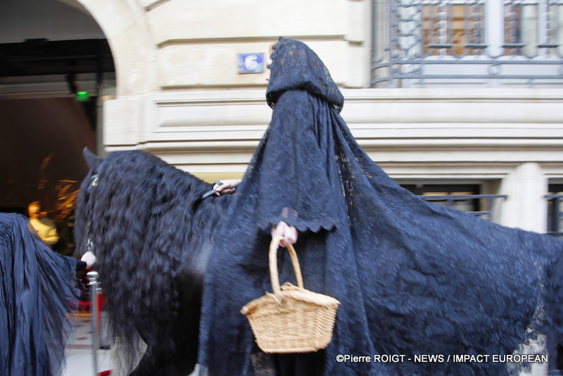 _27I8777Franck Sorbier MODE